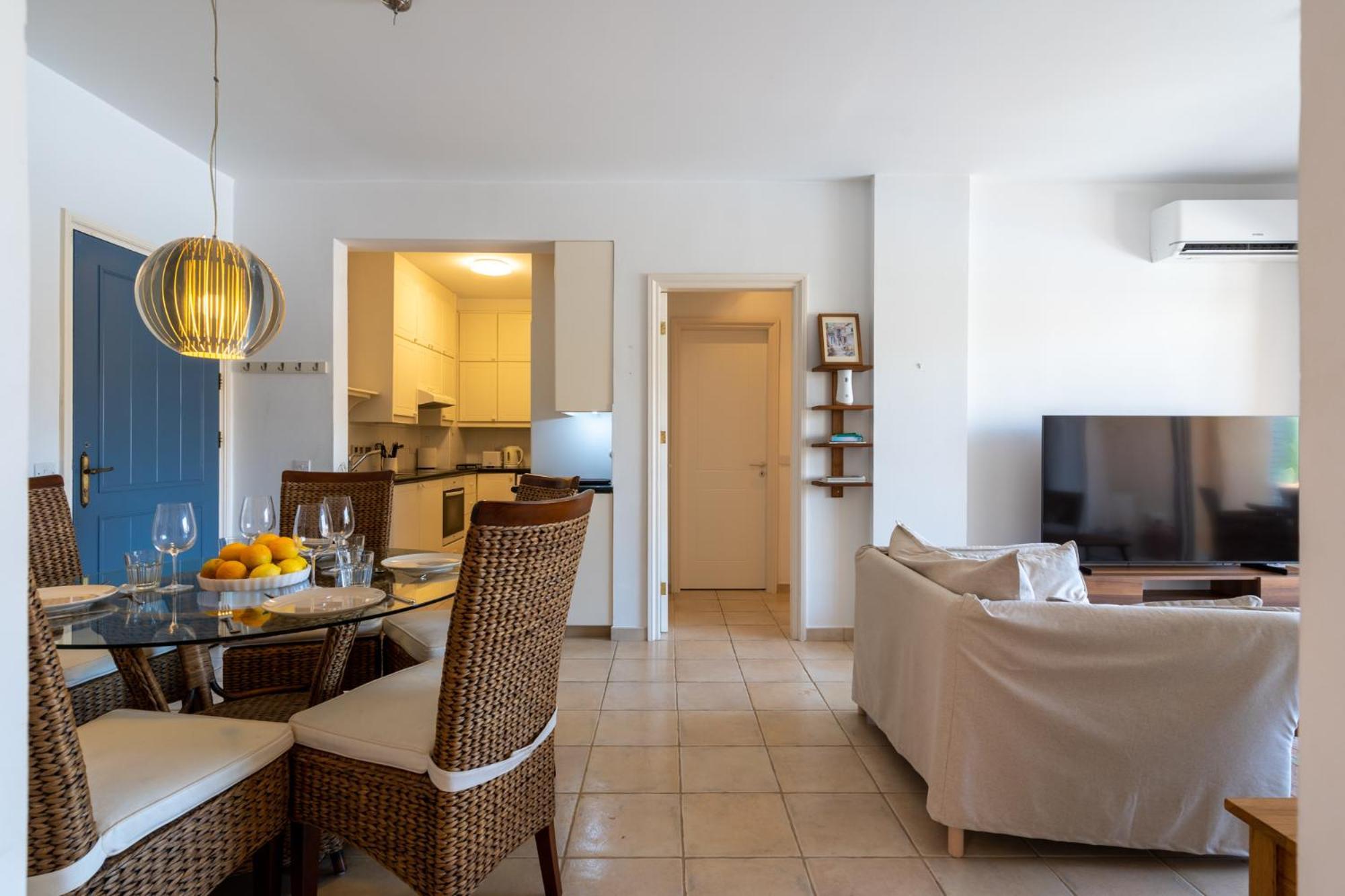 Apartment Tropical Paradise In Harbour Paphos, & Close To Paphos